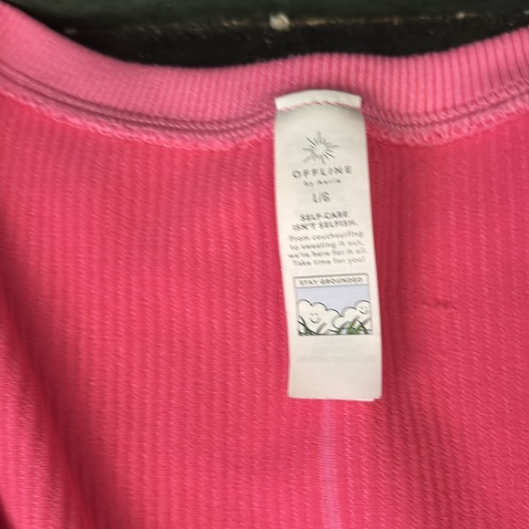 size large, pink aire crop top, i’ve only worn it a few times - Picture 2 of 5